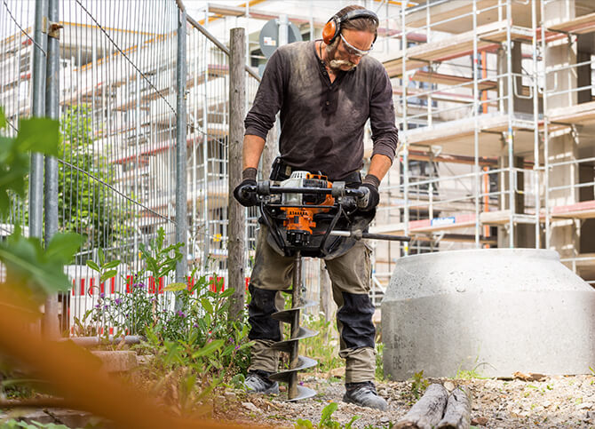 Die Erdbohrgeräte von STIHL sind mobile und robuste Kraftpakete für Profis. Erdbohrgerät von STIHL online finden
